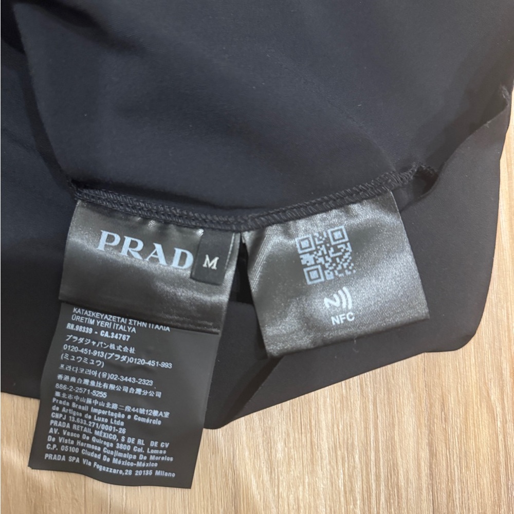 Men’s Prada Black Turtleneck with Logo Detail worn once dry cleaned medium - Picture 6 of 8